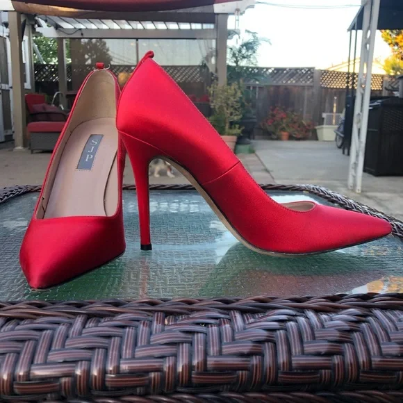 SJP Fawn Classic Red Pump - Picture 2 of 5